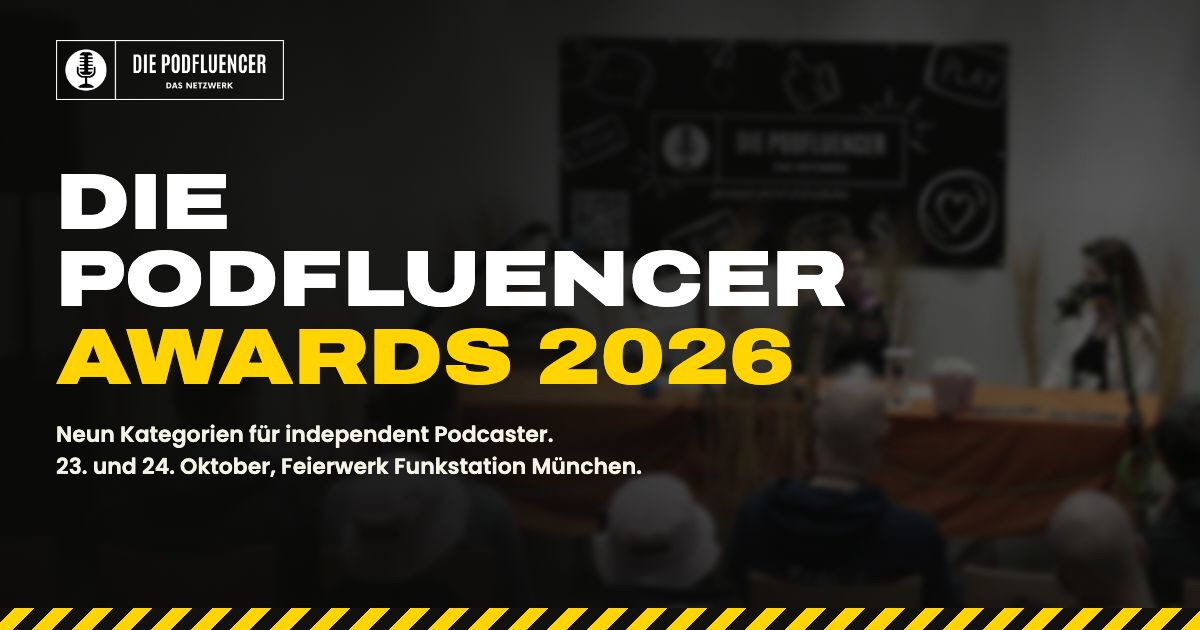 Die Podfluencer Awards 2026: Saal mit Bühne und Publikum von hinten, neun Kategorien für independent Podcaster
